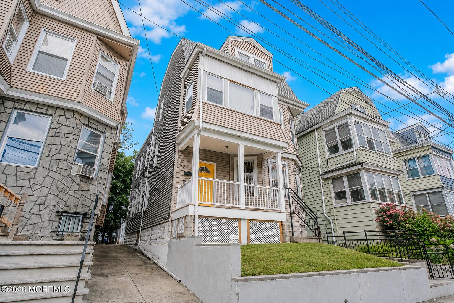 21 Gladstone Avenue Newark NJ 07106