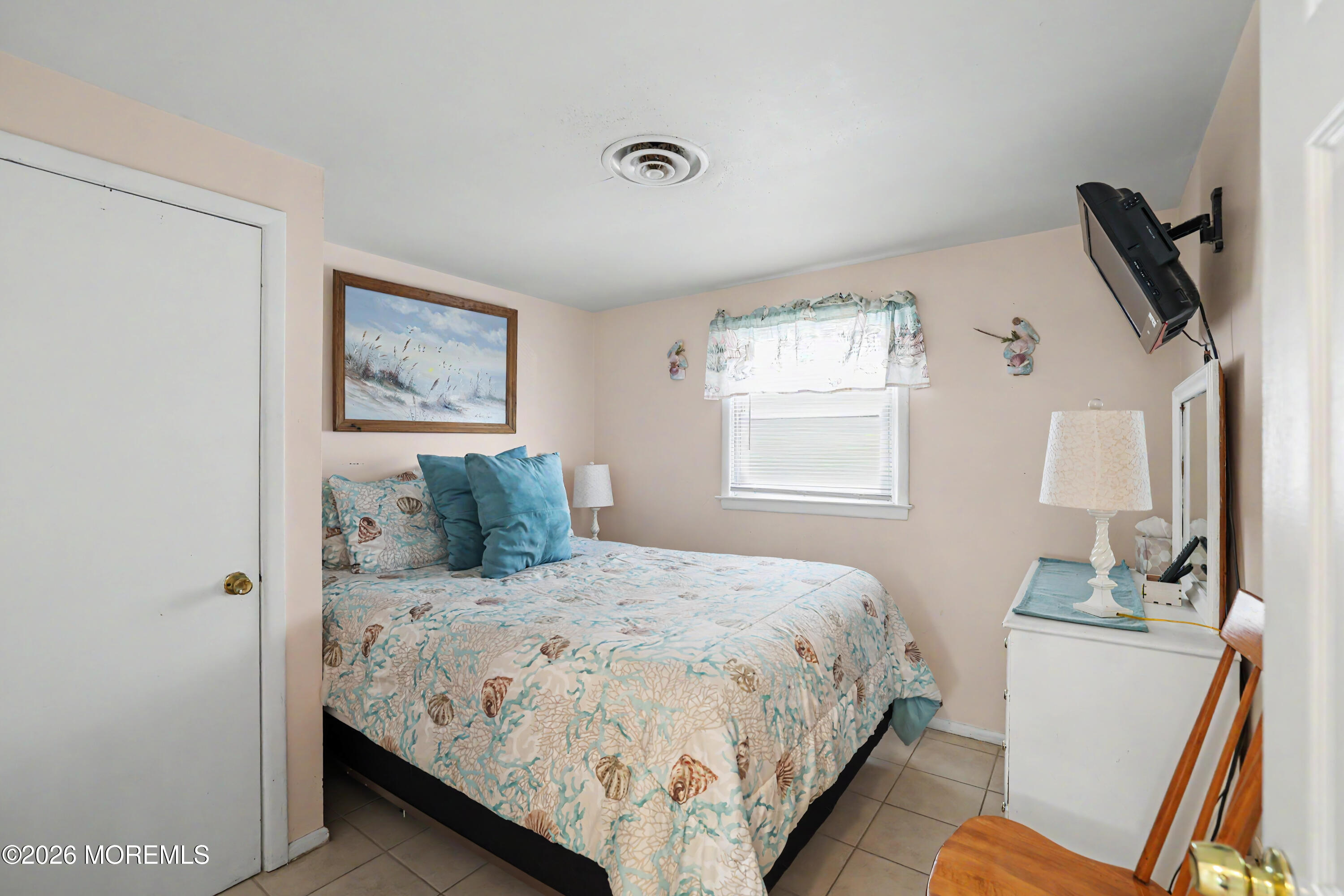 2105 S Bay Avenue Beach Haven NJ 08008