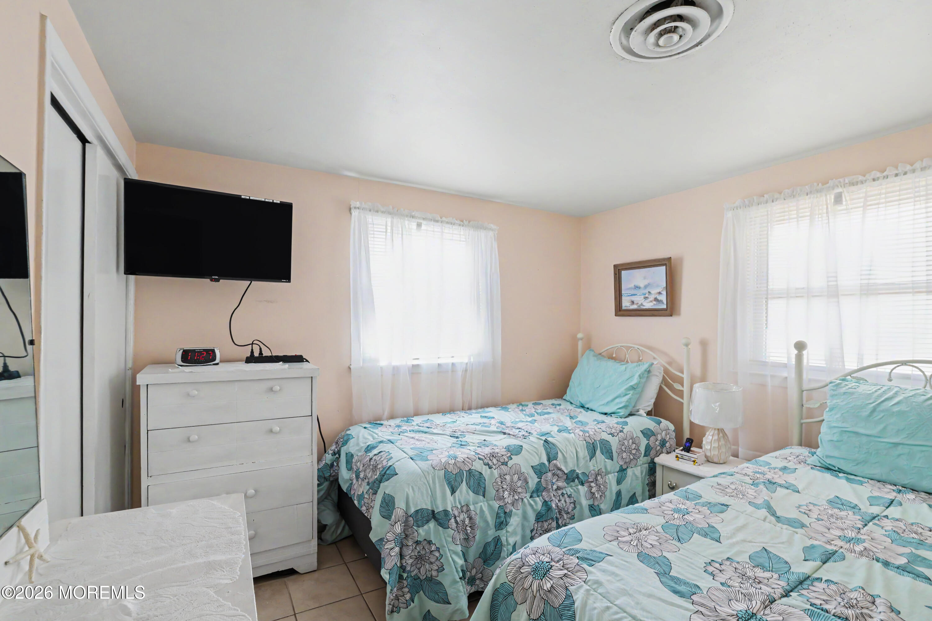 2105 S Bay Avenue Beach Haven NJ 08008