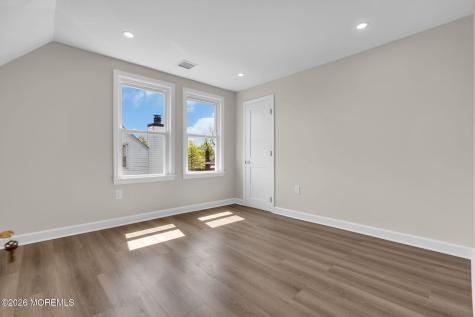 21 Market Street Edison NJ 08817