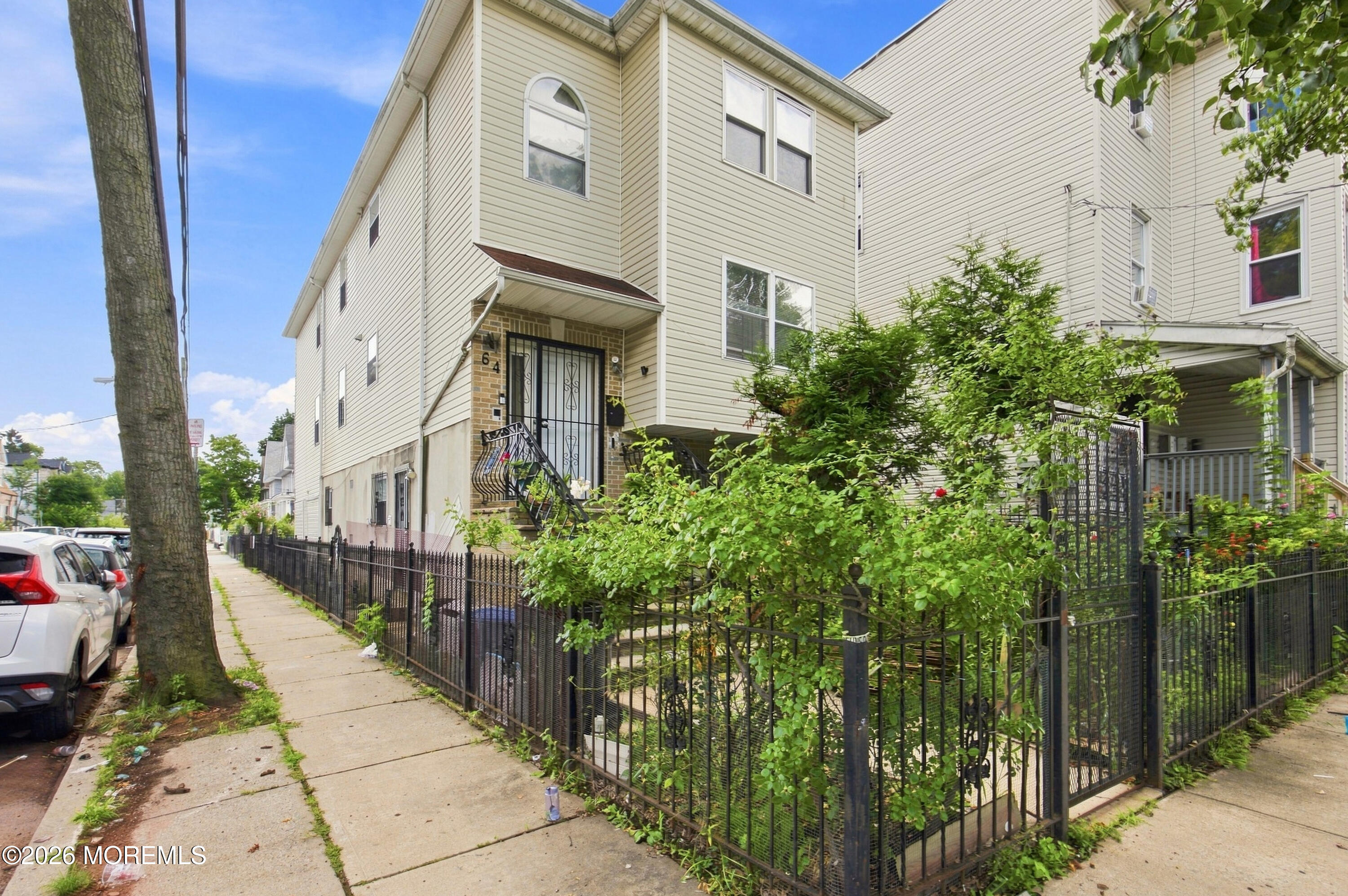 64 Fabyan Place Newark NJ 07108