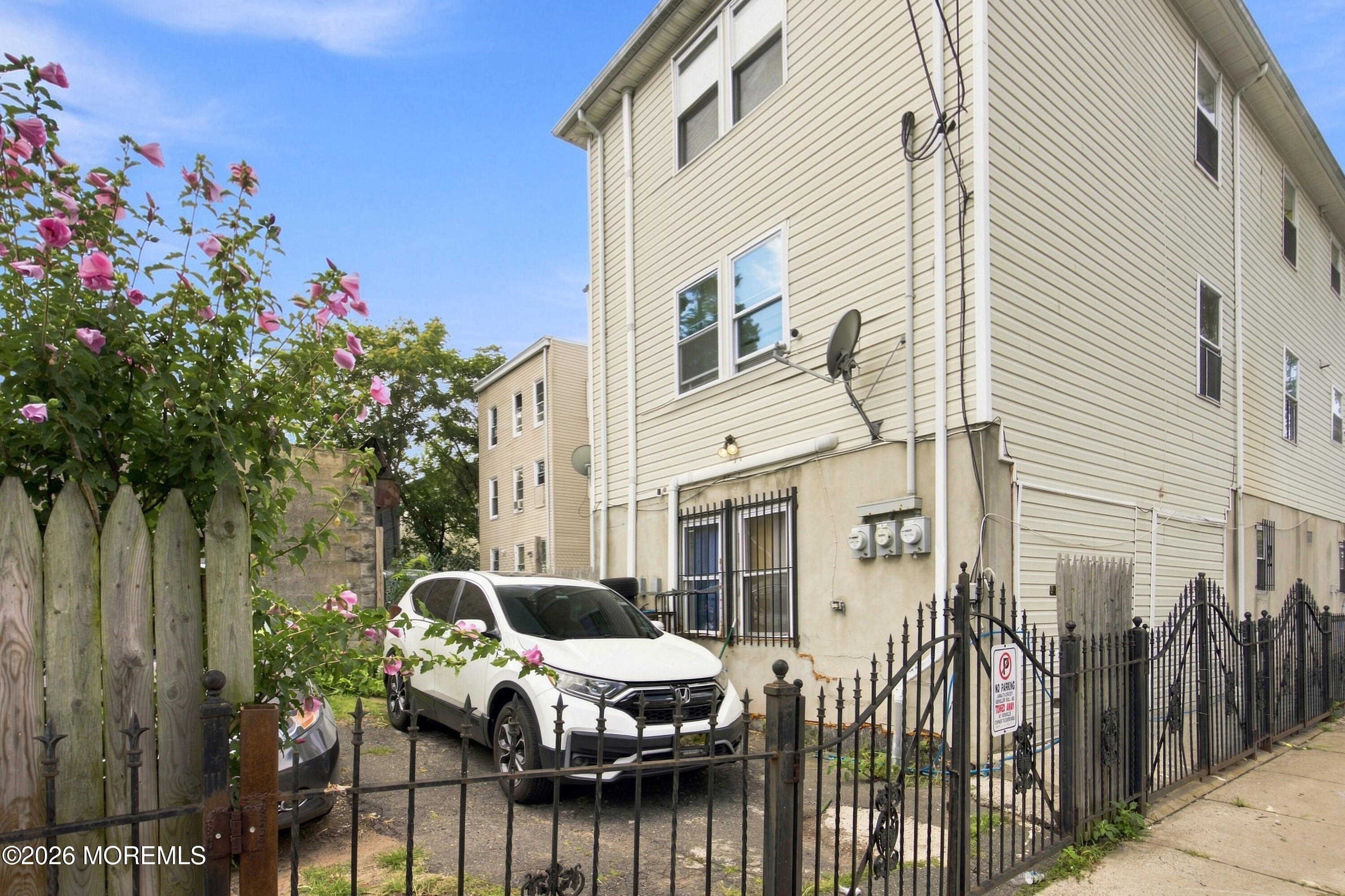 64 Fabyan Place Newark NJ 07108