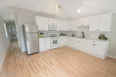 98-100 Raritan Avenue Keansburg NJ 07734