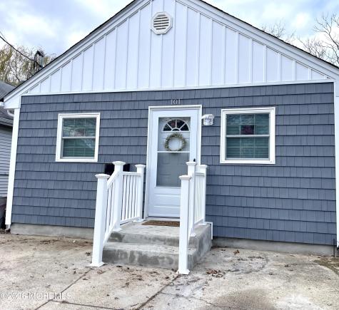 101 Seabreeze Way Keansburg NJ 07734