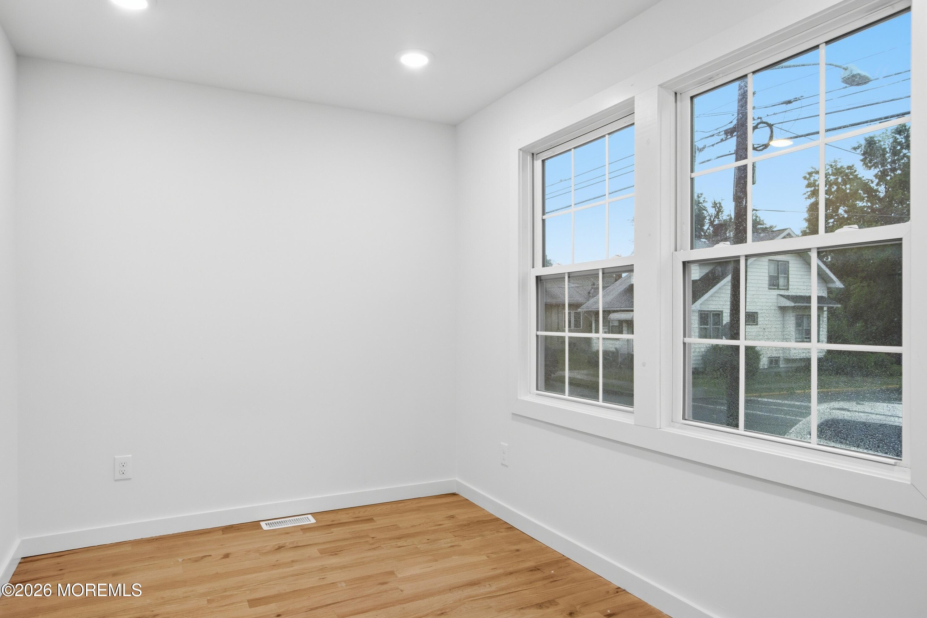 48 5th Street Fords NJ 08863