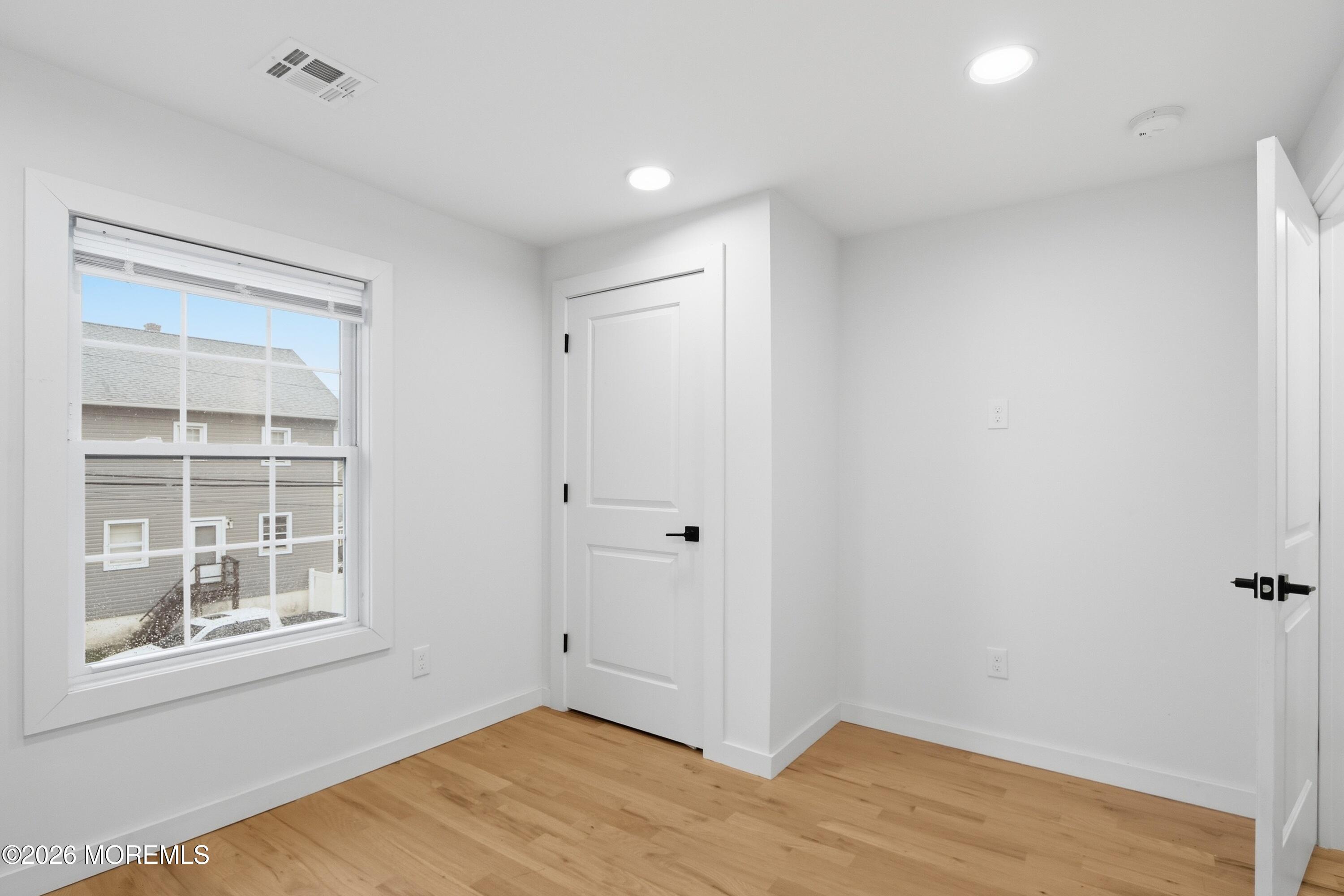 48 5th Street Fords NJ 08863