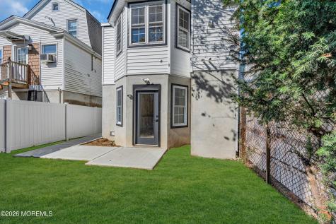 39 Seadrift Avenue Highlands NJ 07732