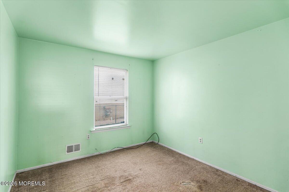 32 Mckinley Avenue Carteret NJ 07008