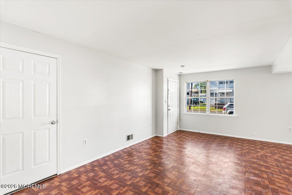 32 Mckinley Avenue Carteret NJ 07008