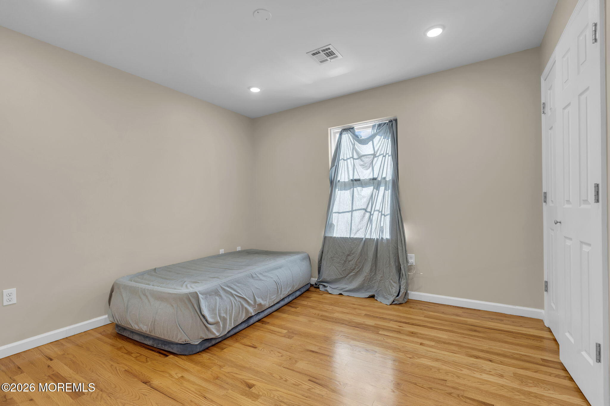 611 Hunterdon Street Newark NJ 07108