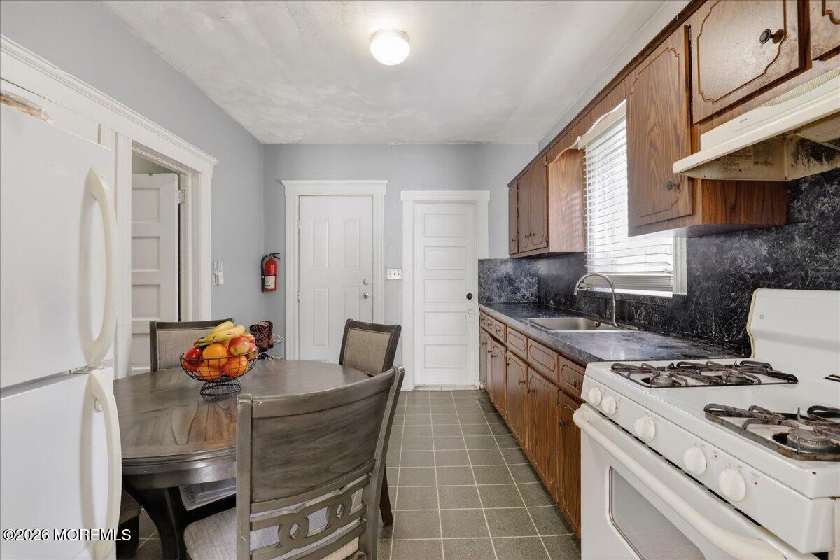 72 Pulaski Avenue Carteret NJ 07008