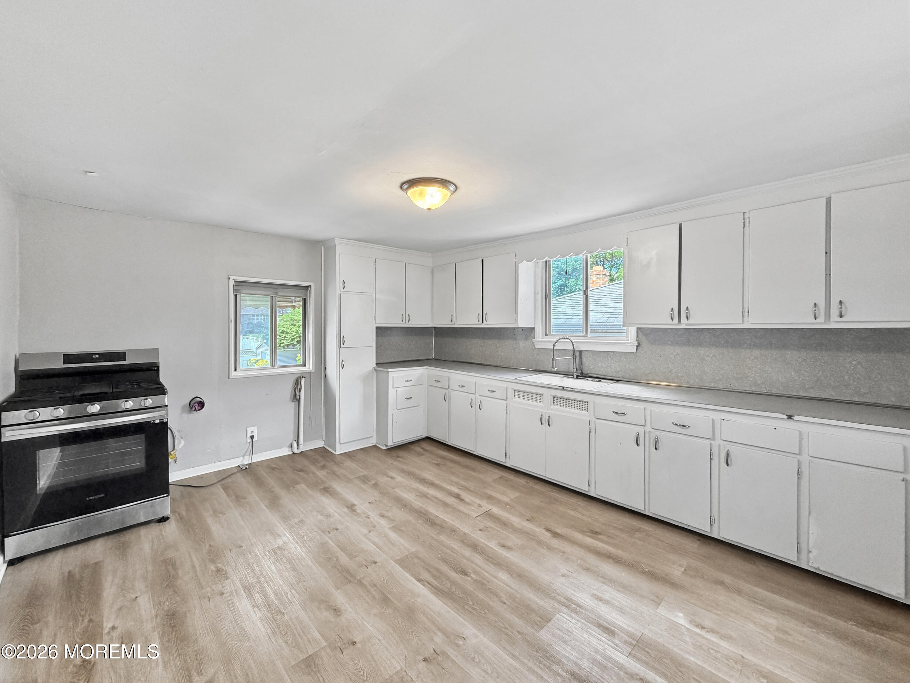 733 Schuyler Avenue Lyndhurst NJ 07071