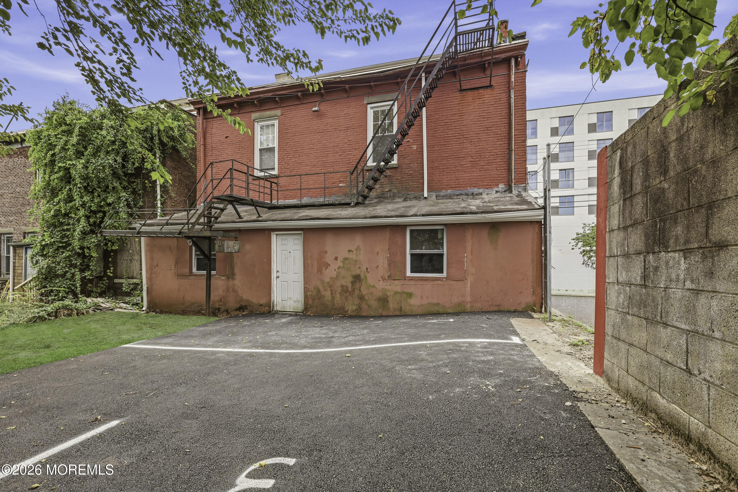 132 Court Street Newark NJ 07103