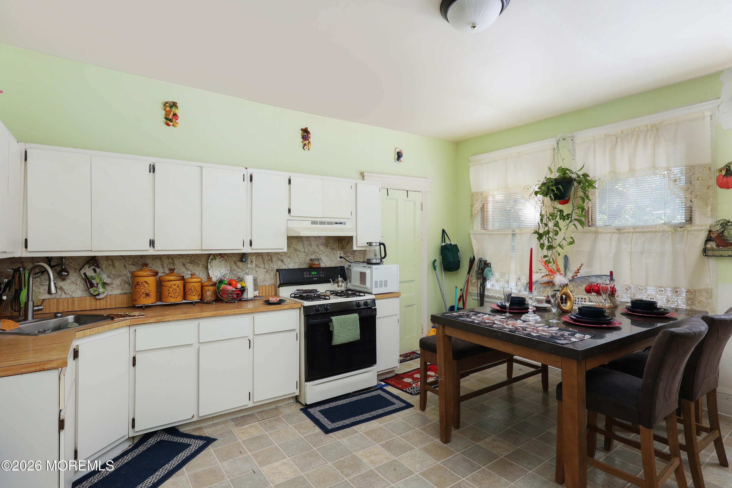 92 Chestnut Street East Orange NJ 07018