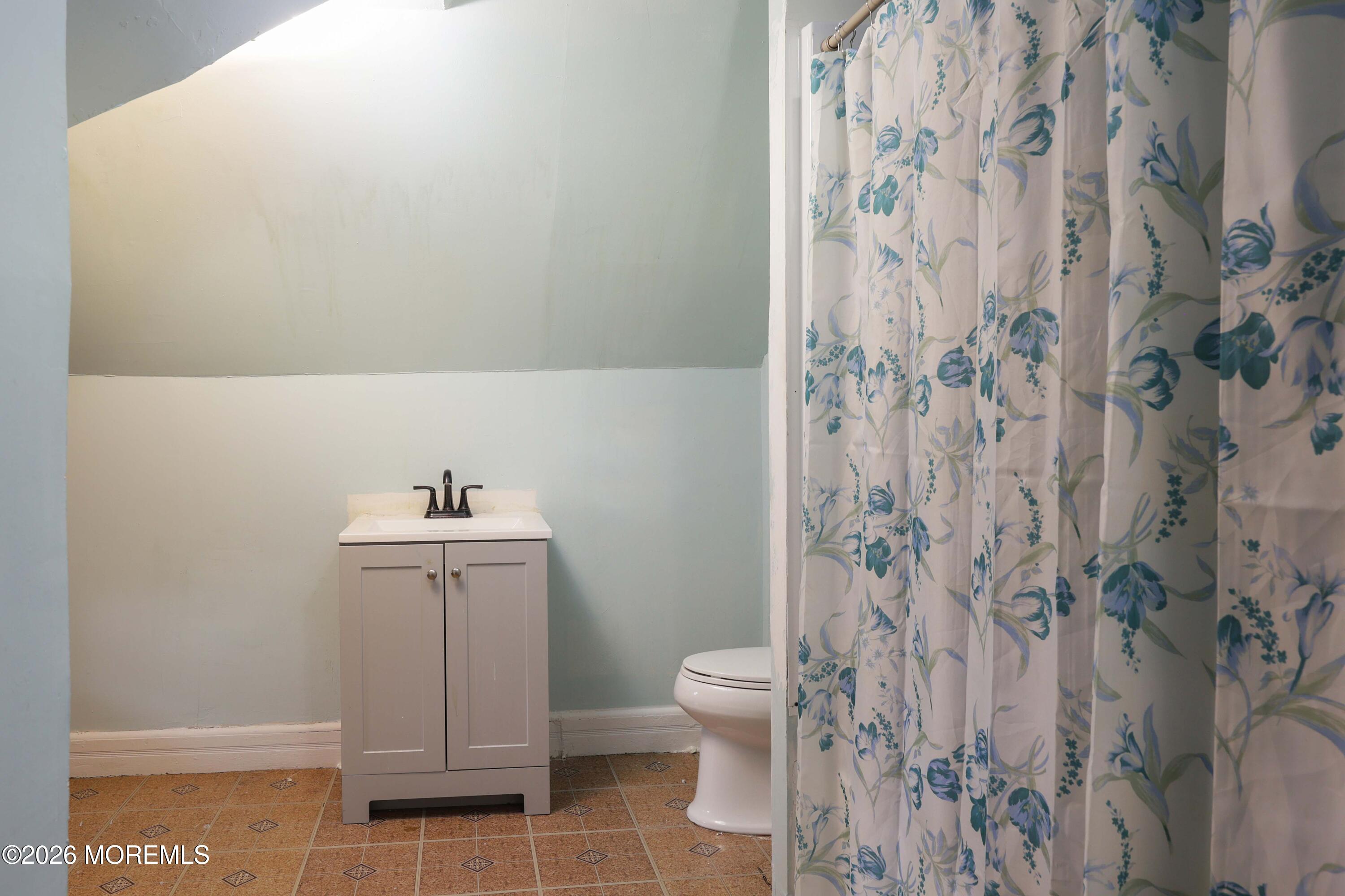 92 Chestnut Street East Orange NJ 07018