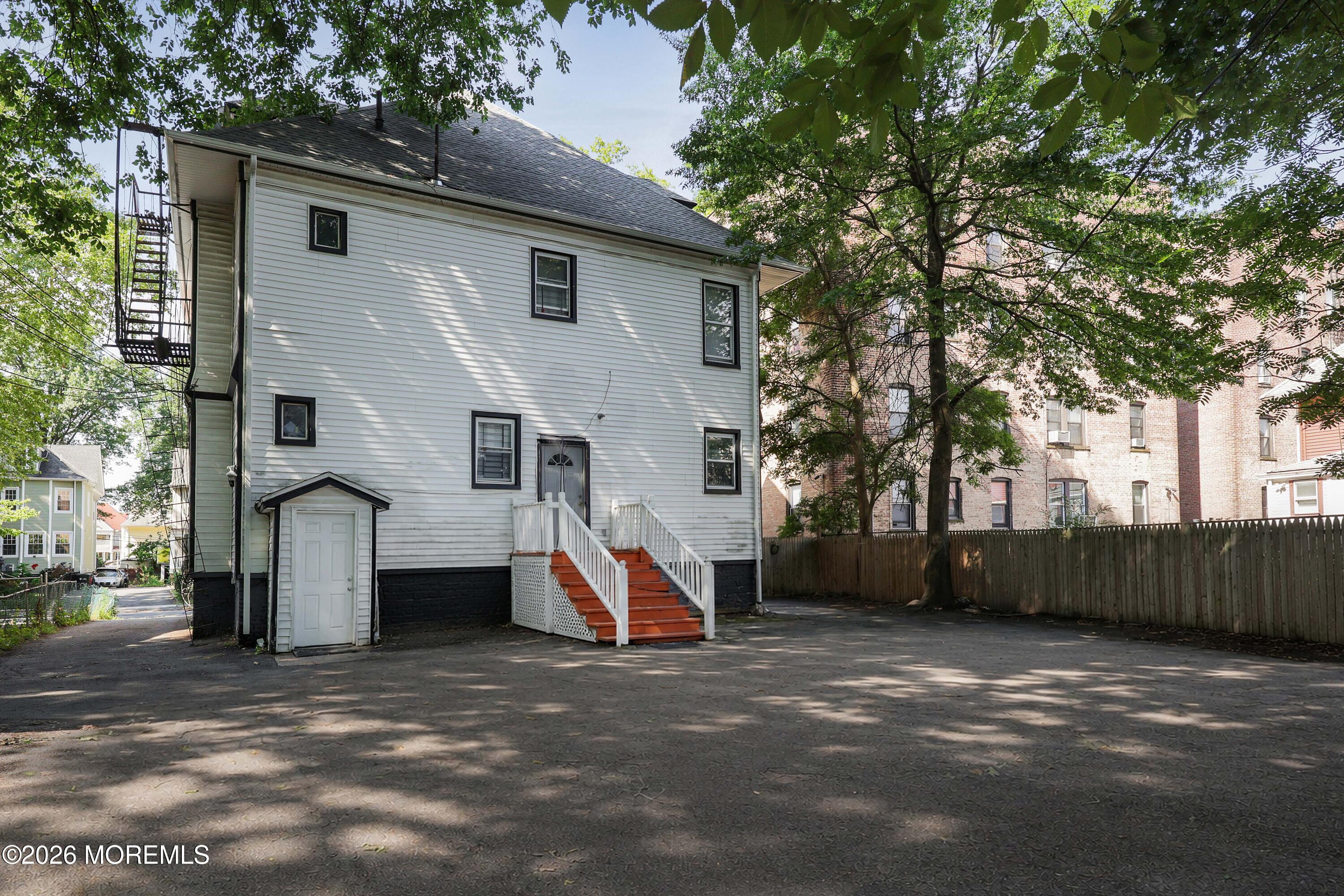 92 Chestnut Street East Orange NJ 07018