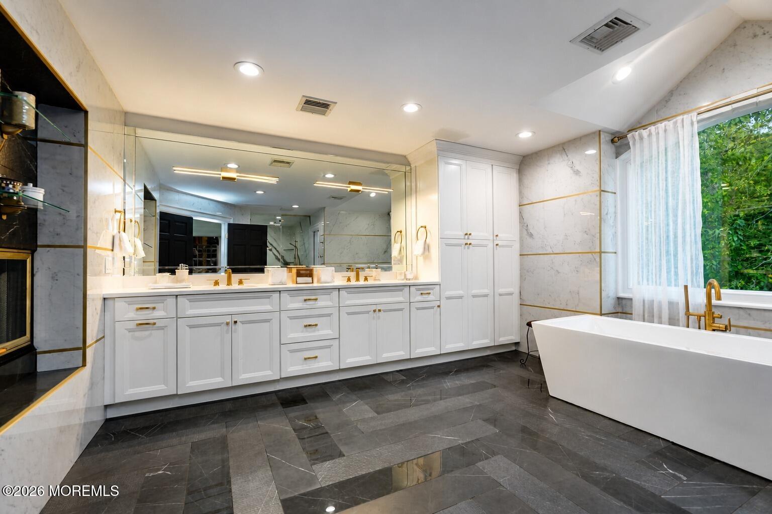 5 Grand Court Colts Neck NJ 07722