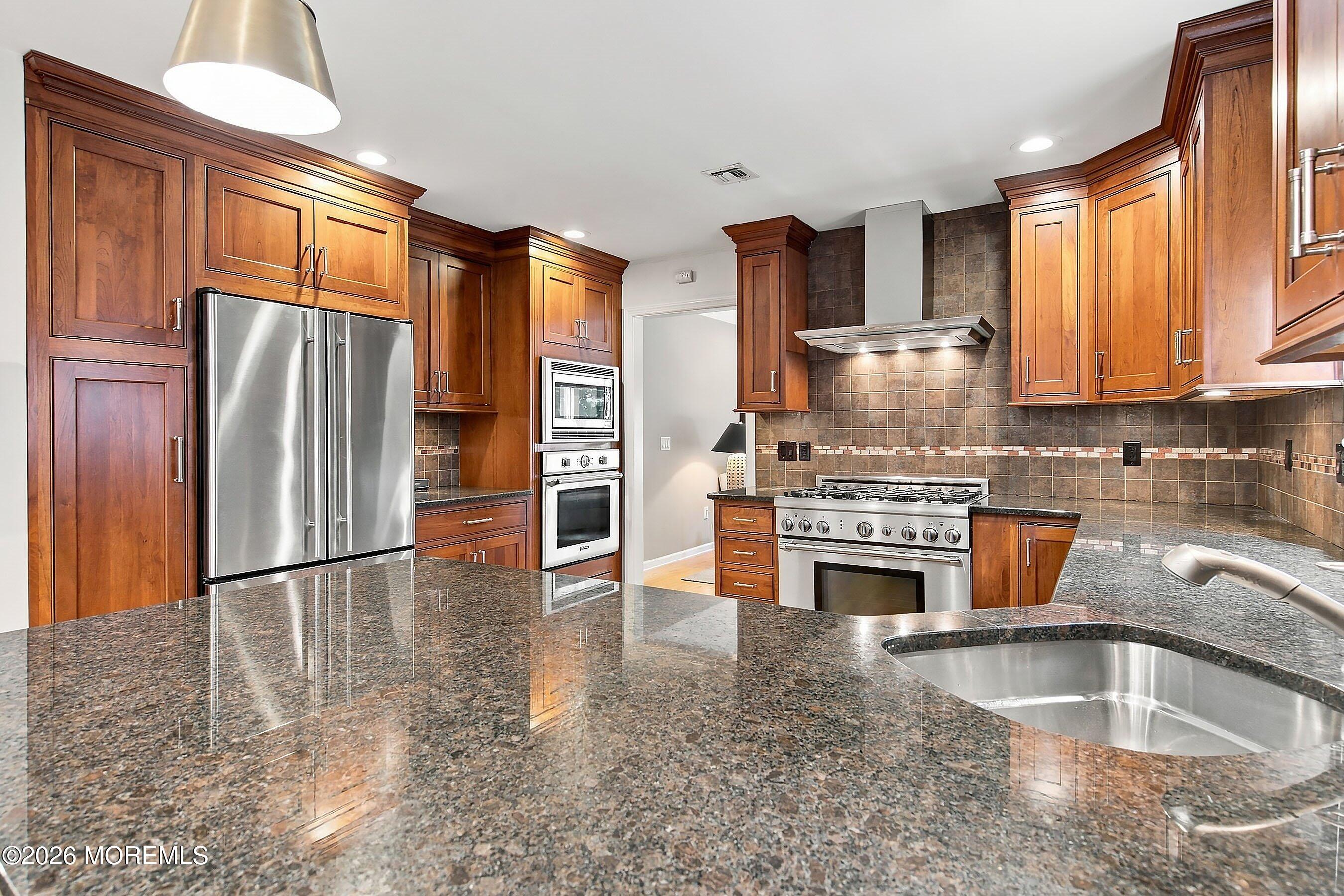 41 Hillyer Circle Middletown NJ 07748
