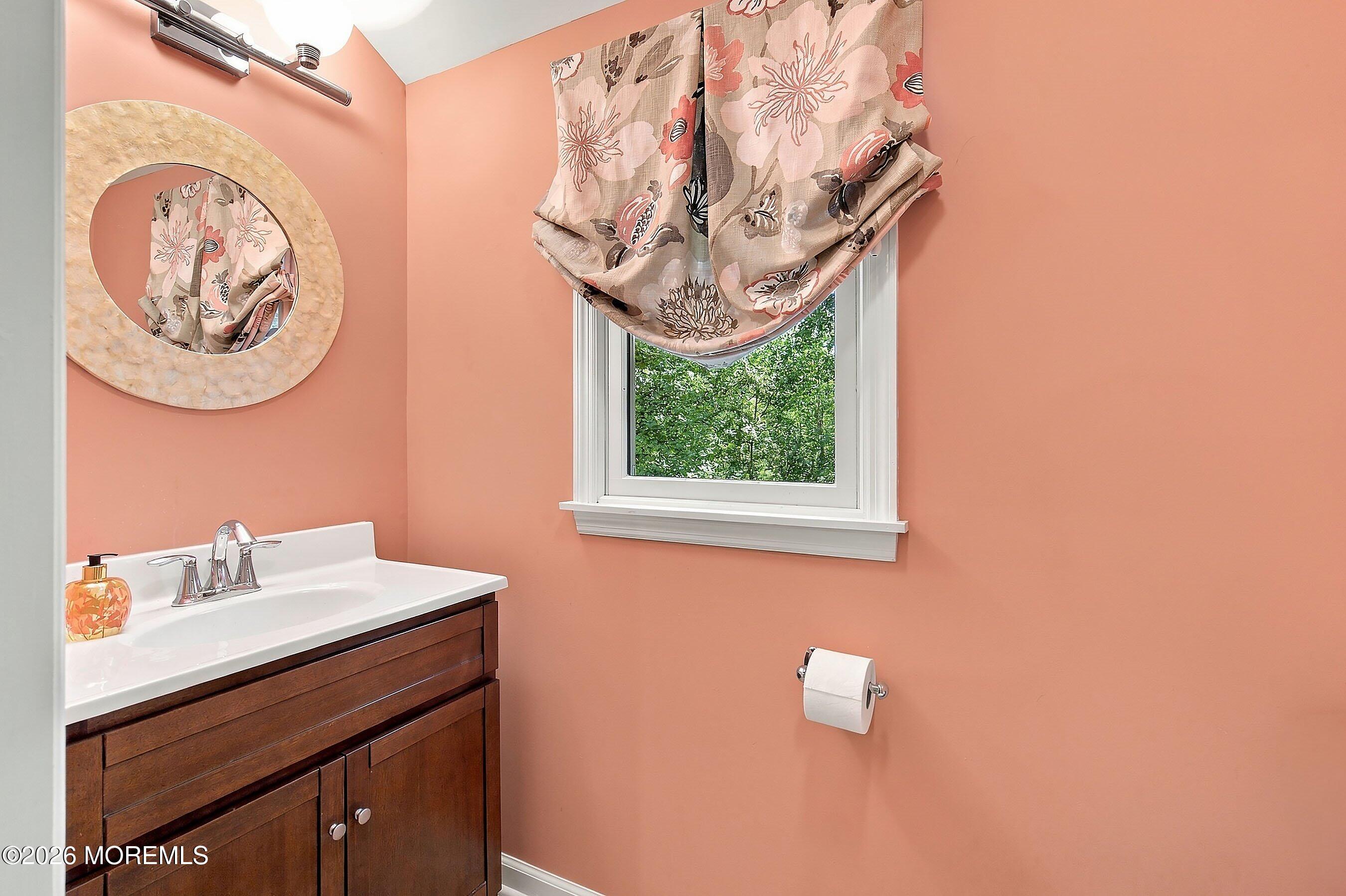 41 Hillyer Circle Middletown NJ 07748