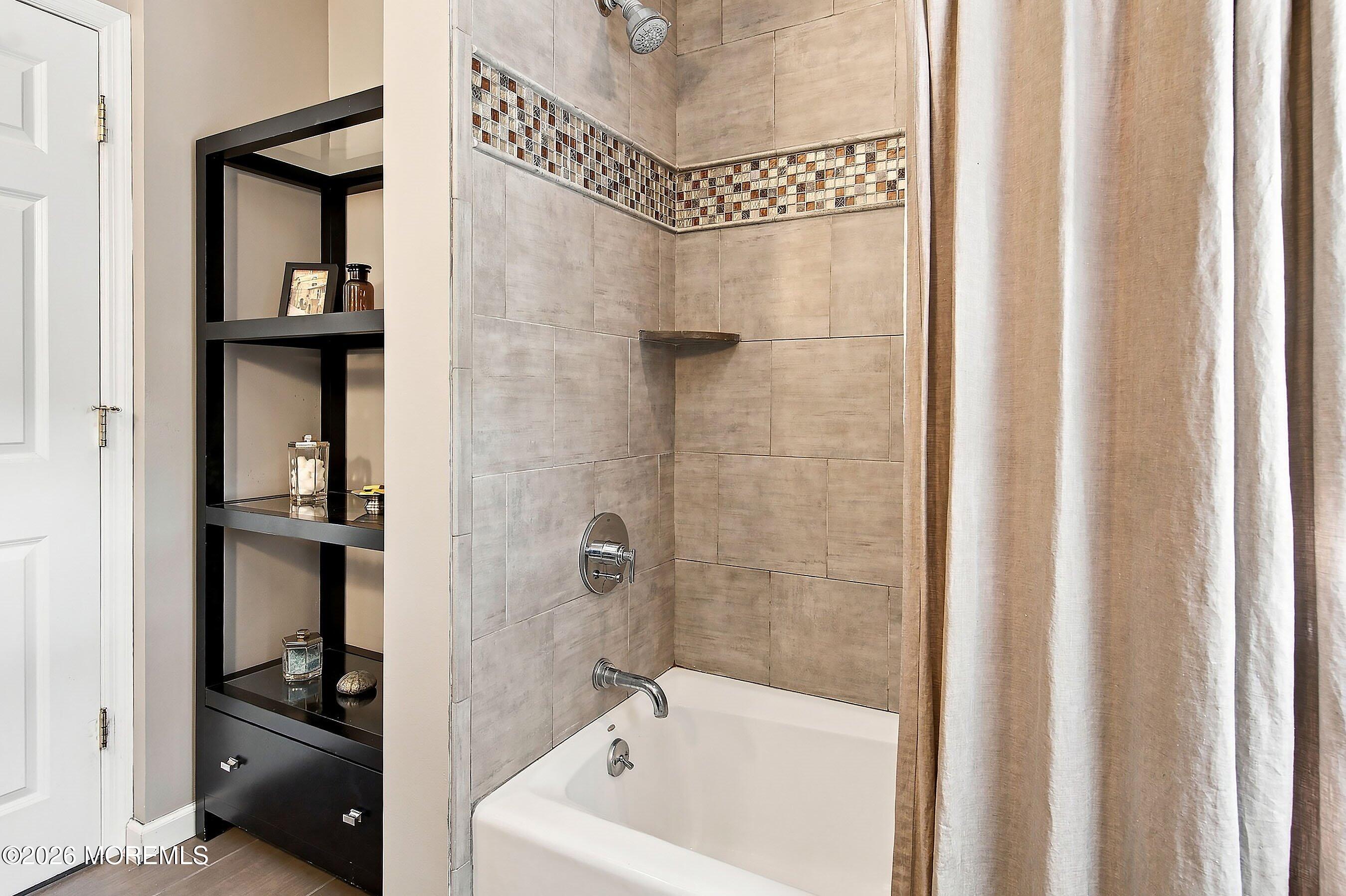 41 Hillyer Circle Middletown NJ 07748