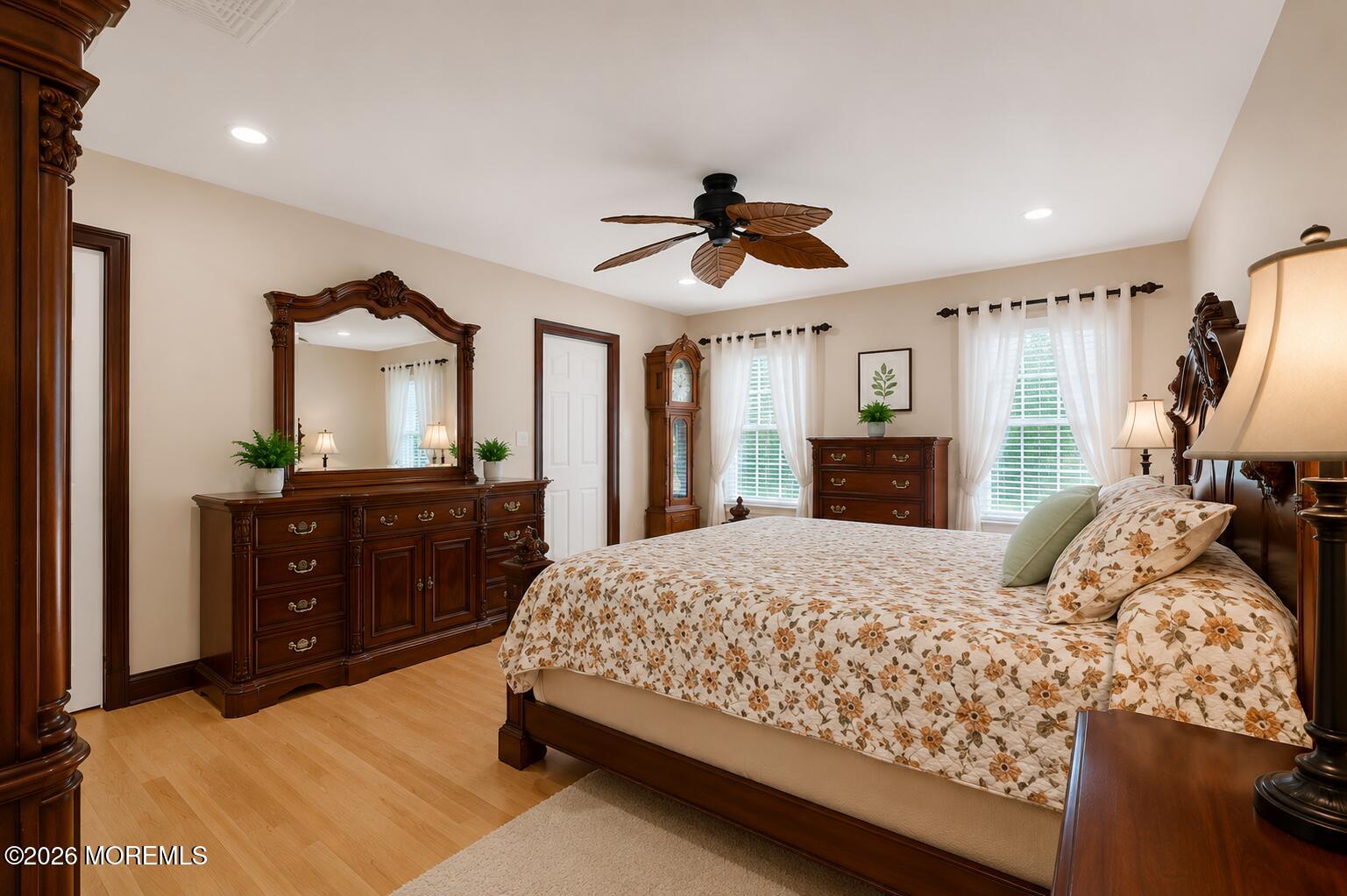 653 Neptune Avenue Beachwood NJ 08722