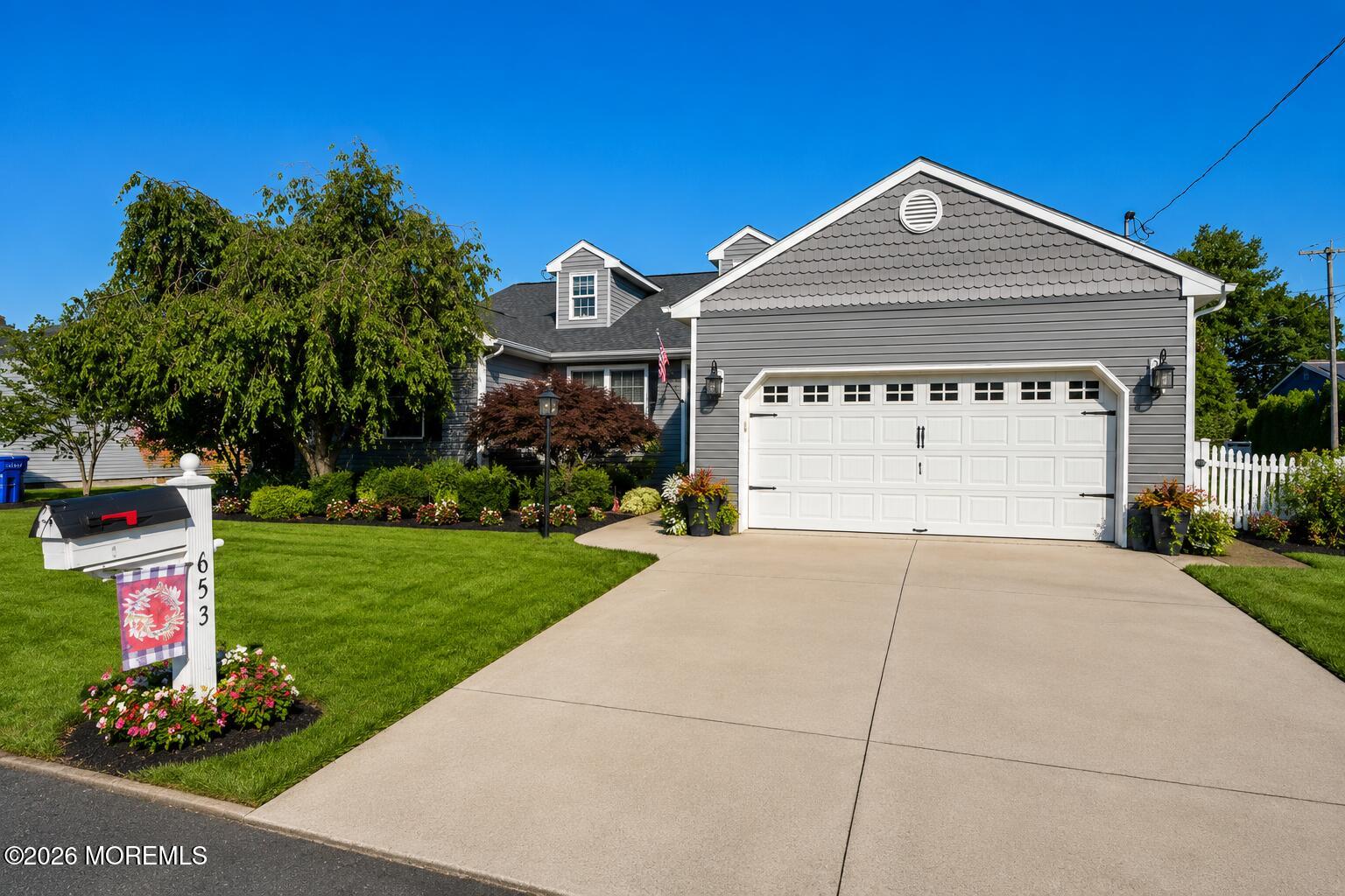 653 Neptune Avenue Beachwood NJ 08722