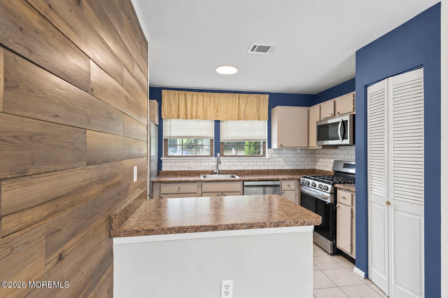 807 Ivy Court Jackson NJ 08527