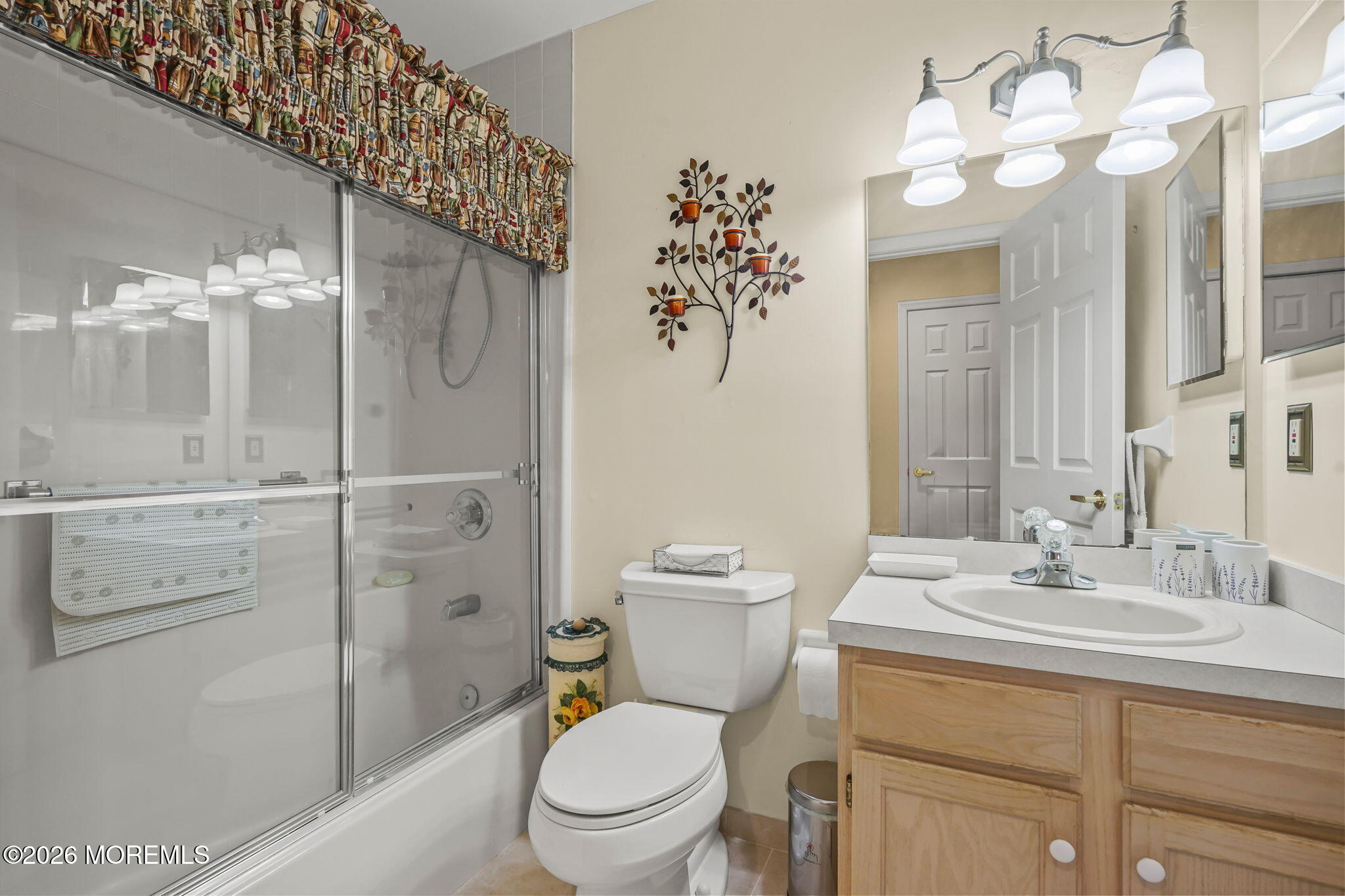 5 Grosunor Court Jackson NJ 08527