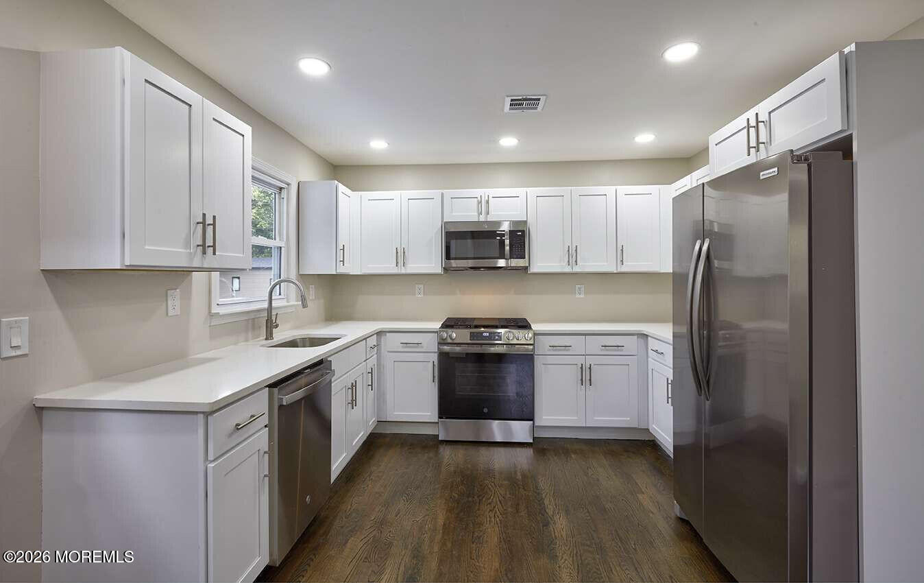 560 Garrett Hill Boulevard Belford NJ 07718
