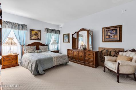 21 Provence Drive Manchester NJ 08759