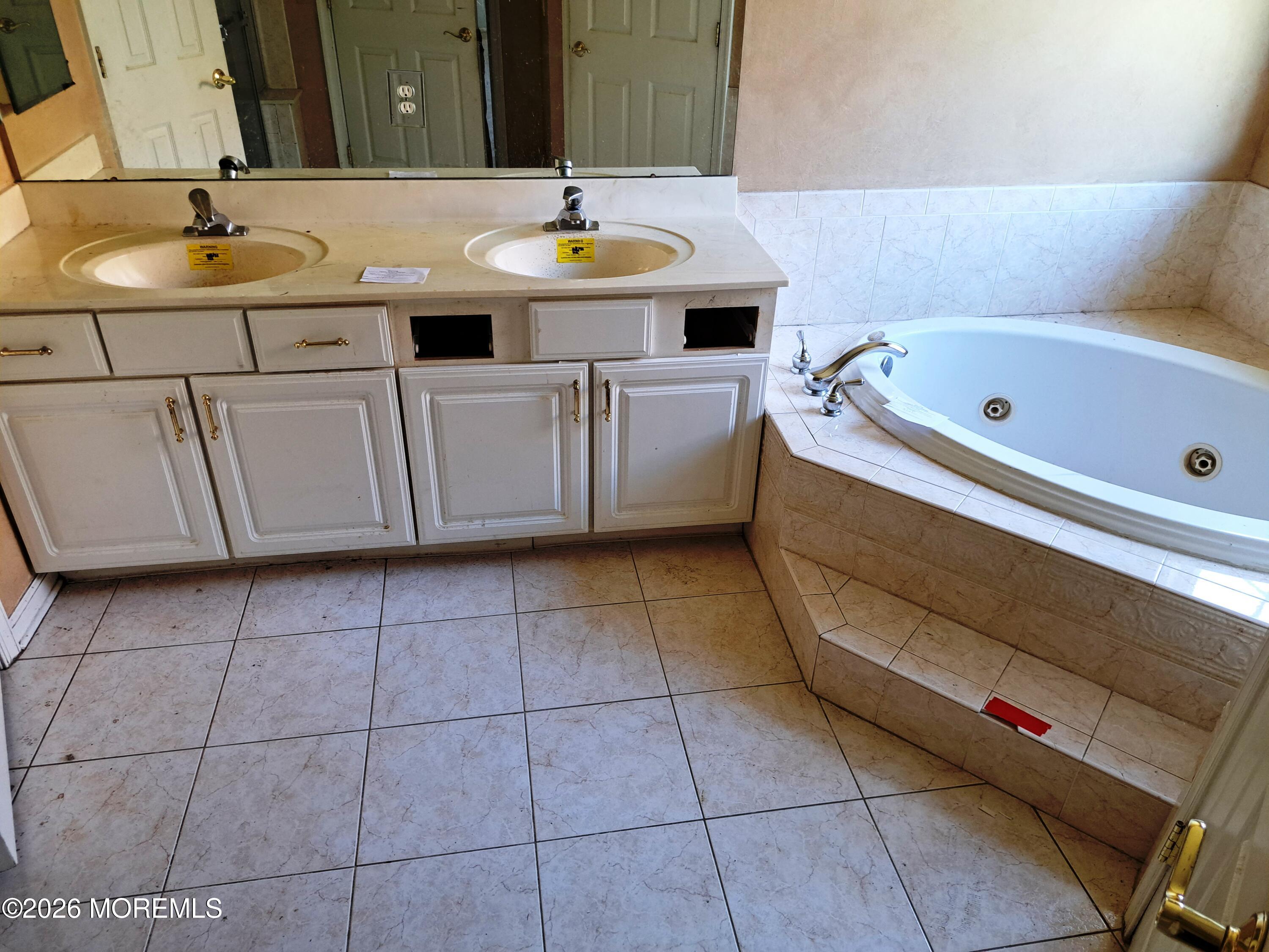 22 Milton Drive Manchester NJ 08759