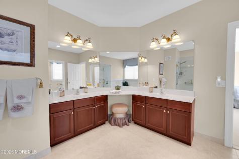 407 Edinburgh Place Marlboro NJ 07746