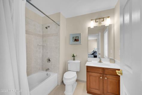 407 Edinburgh Place Marlboro NJ 07746