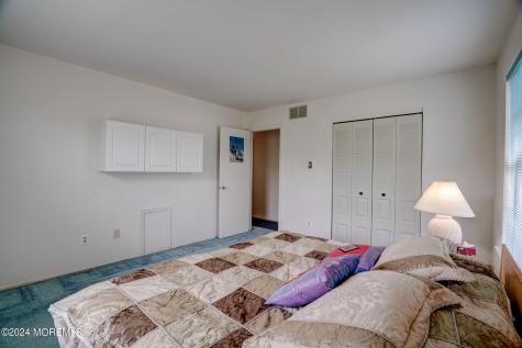 305 E Kelly Drive Galloway NJ 08205