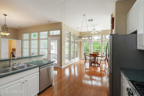 30 Gardenways Court Lakewood NJ 08701