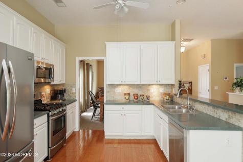 30 Gardenways Court Lakewood NJ 08701