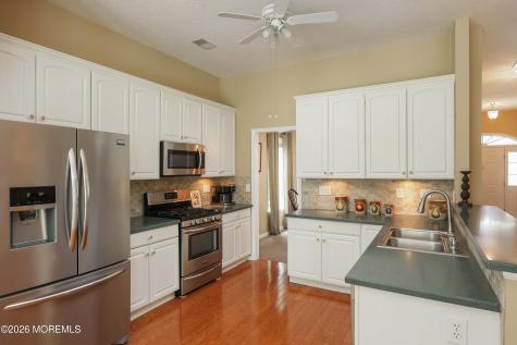 30 Gardenways Court Lakewood NJ 08701