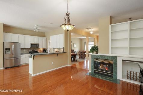 30 Gardenways Court Lakewood NJ 08701