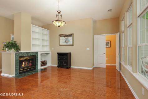 30 Gardenways Court Lakewood NJ 08701