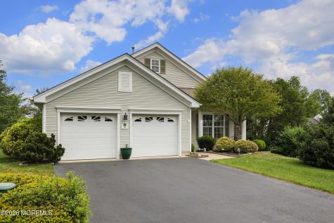 30 Gardenways Court Lakewood NJ 08701