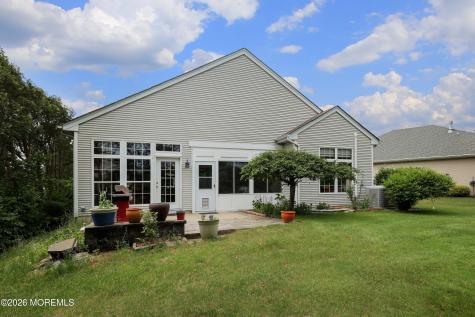 30 Gardenways Court Lakewood NJ 08701