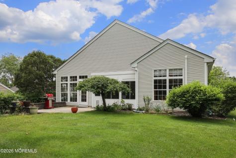 30 Gardenways Court Lakewood NJ 08701