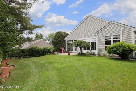 30 Gardenways Court Lakewood NJ 08701