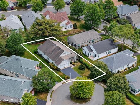 30 Gardenways Court Lakewood NJ 08701