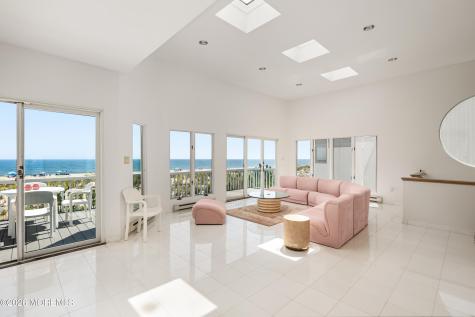 5303 Long Beach Boulevard Harvey Cedars NJ 08008