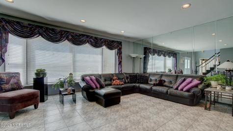 43 Homestead Circle Marlboro NJ 07746