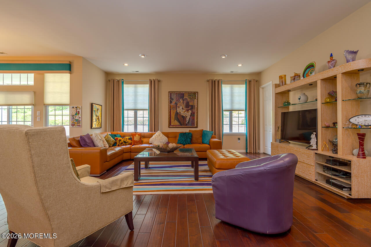 19 Troon Court Monroe NJ 08831