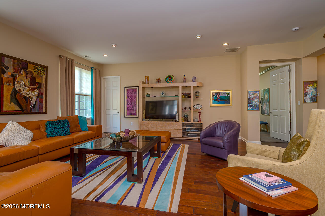 19 Troon Court Monroe NJ 08831