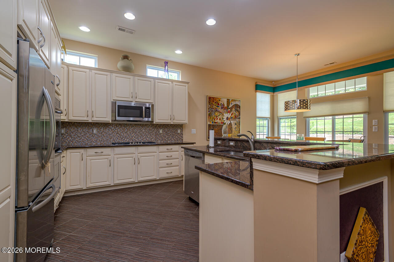 19 Troon Court Monroe NJ 08831
