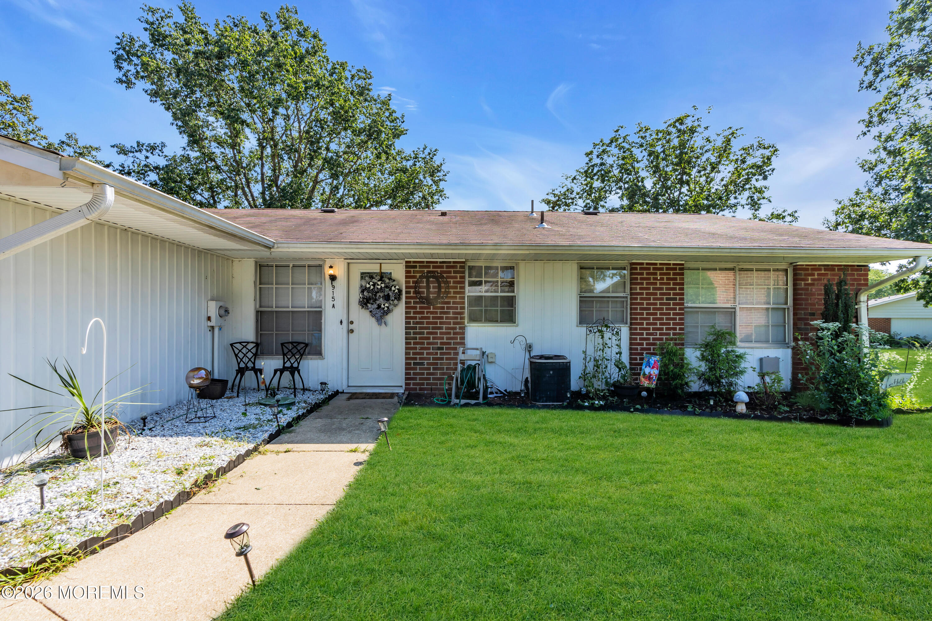 915 Dumbarton Drive Lakewood NJ 08701